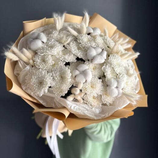 Авторский букет "Крем Брюле"/хризантема/хлопок/лагурус/Цветы в Магнитогорске/Доставка цветов Магнитогорск