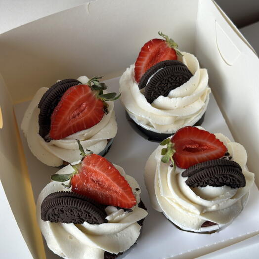 Набор капкейков 4шт в подарок на день рождения