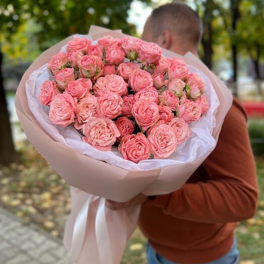 Монобукет кустовых роз бомбастик в трендовой упаковке 😎