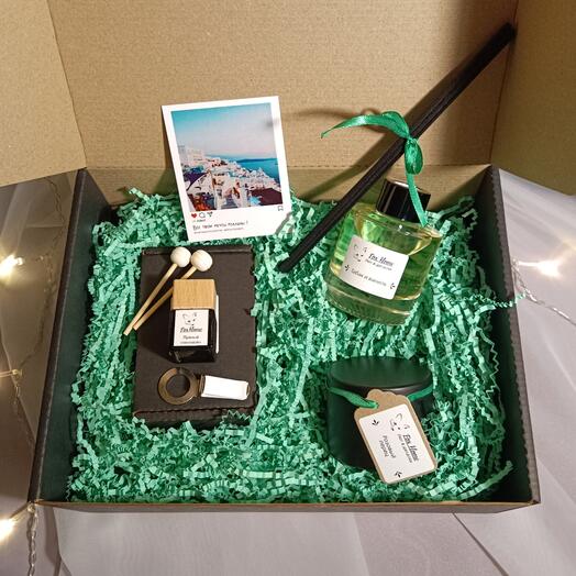 Подарочный набор "Притяжение": ароматический диффузор для дома, свеча, диффузор для автомобиля