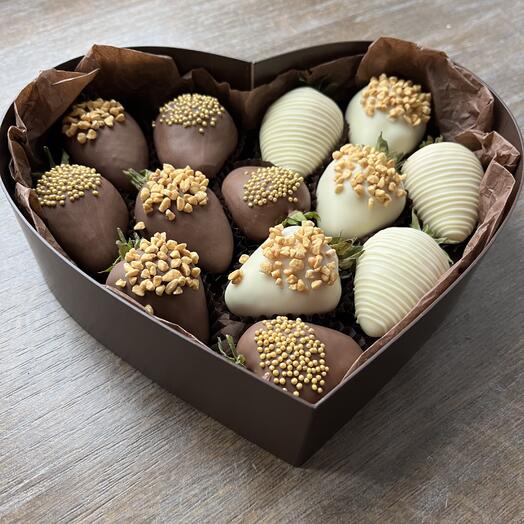 Шоколадное сердце S Клубника в шоколаде