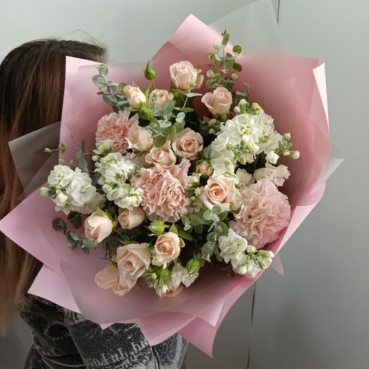 Букет роза кустовая, маттиола, диантус 05