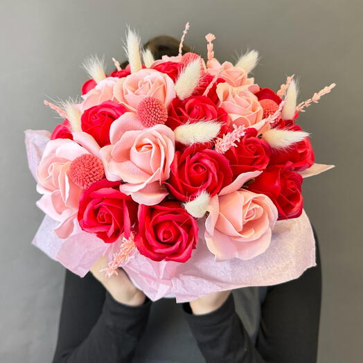 Композиция из мыльных роз «Малина»