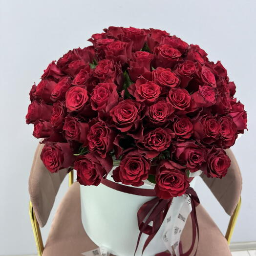 Композиция из 75 роз эквадор