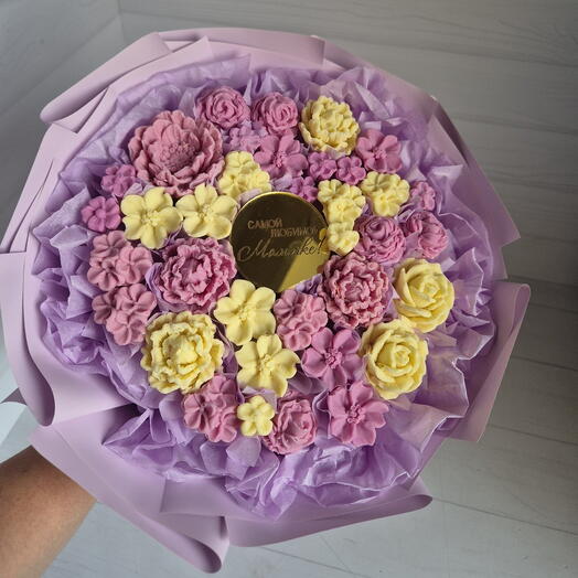 Букет из шоколадных цветов "самой любимой мамочке"