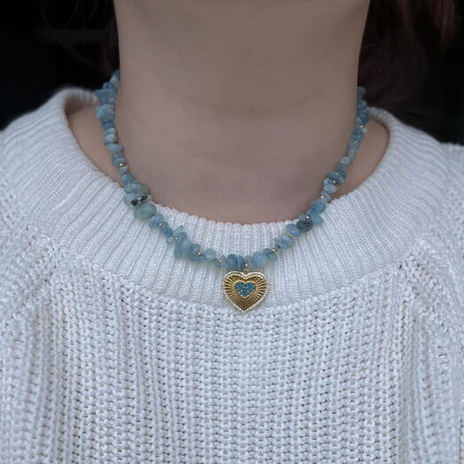 Чокер из аквамарина с сердцем