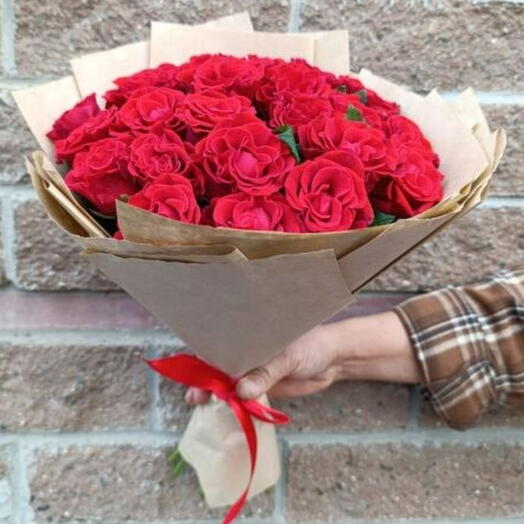 Огненное сердце из 25 роз