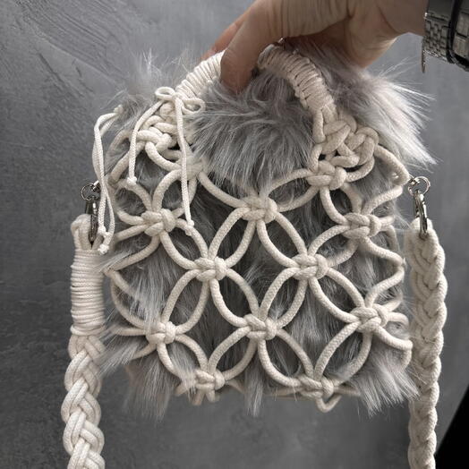 Авоська с пушистым мешочком