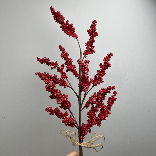 Ветка Илекса декоративная заснеженная