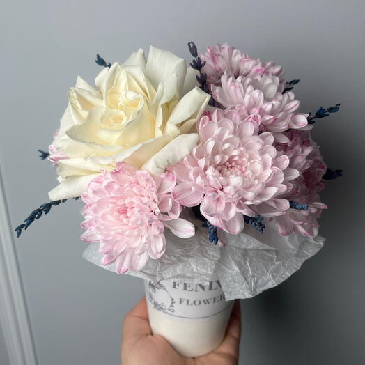 Букет в стаканчике с французской розой