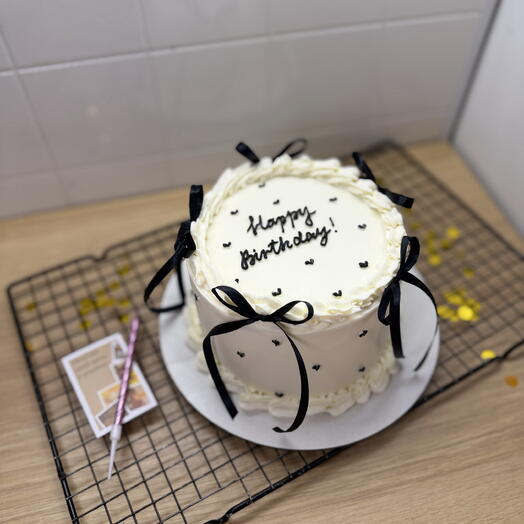 Торт в стиле «Ламбет» happy birthday 🖤
