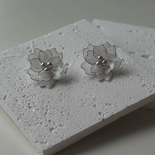 Серьги «Камелия» белые XS
