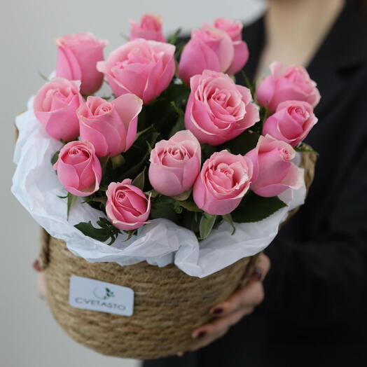 Корзина с нежными розами М