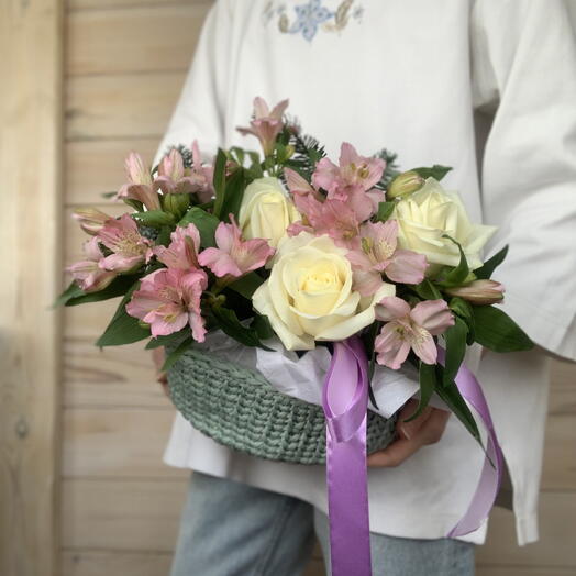 Нежный букет, розы и альстромерии