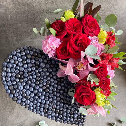 Букет сердце из голубики «Страсть»