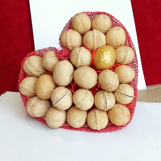 Букет из орехов с предсказанием "серце" подарок любимой девушке, жене, женщине, подруге, сестре