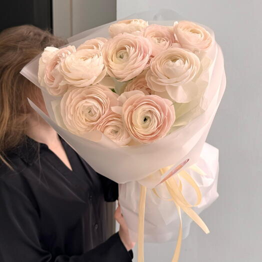 Mono Ranunculus (15)