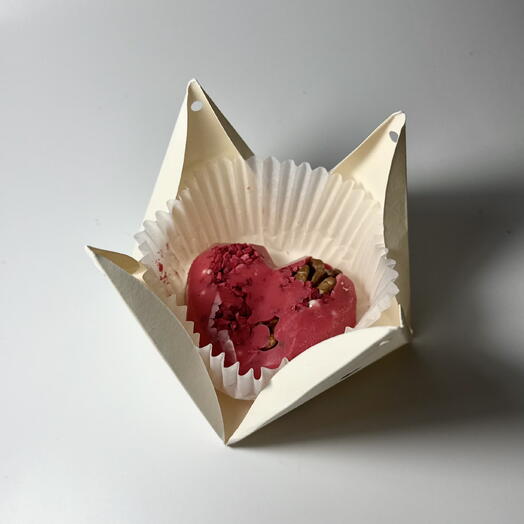 Конфета в коробке-пирамидке