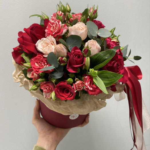 Композиция в шляпной коробке «Для страстных дам»