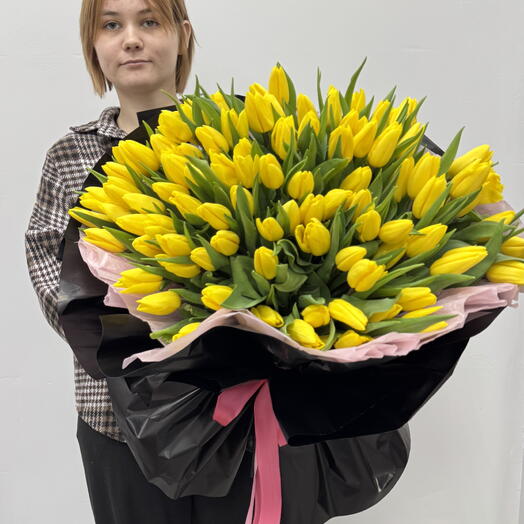 Букет из 101 тюльпана
