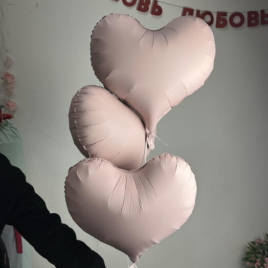 3 пудровых шара