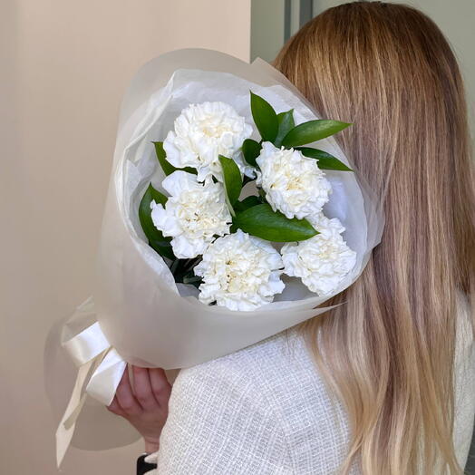 Букет диантусы с рускусом