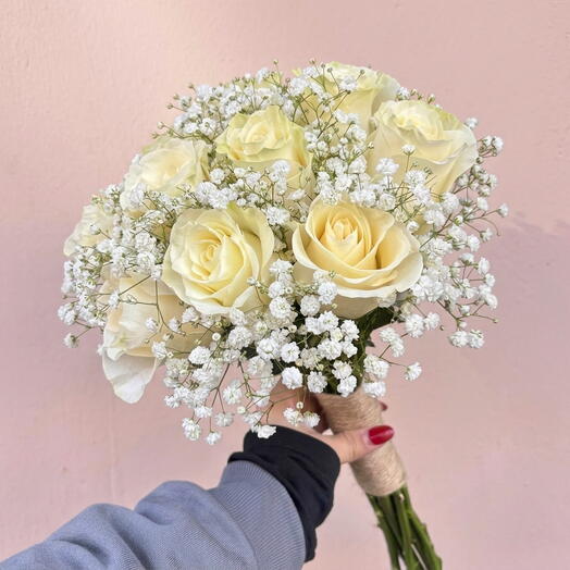 Bridal bouquet of elegant roses