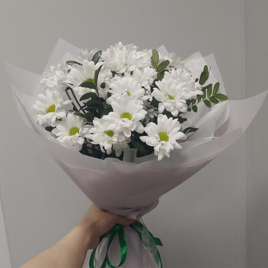 Букет из ромашковых хризантем