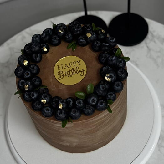 Торт с топпером Happy Birthday и голубикой мужчине, папе, коллеге
