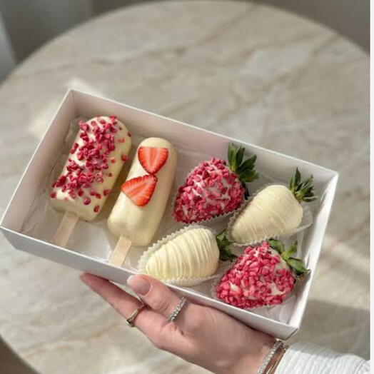 4🍓🍫 и 2🍌🍫