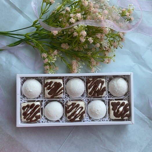 Маршмеллоу "Raffaello" и "Сникерс"
