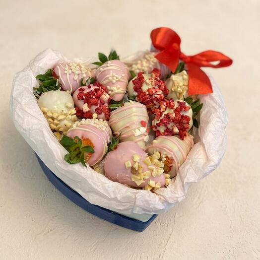 Сердце с клубникой S