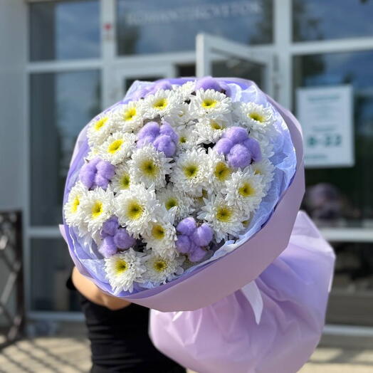 Стойкий букет хризантема кустовая и хлопок "Лавандовый сон"