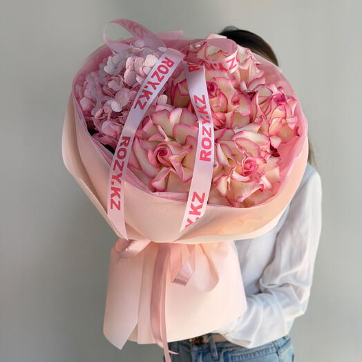 Авторский букет комплимент Pink