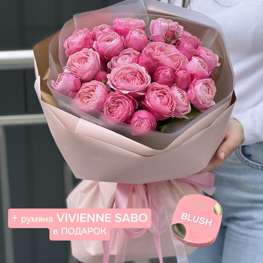Букет Эвиан из 7 веток пионовидной розы сильвия пинк + подарок от Vivienne Sabo — румяна MACARON