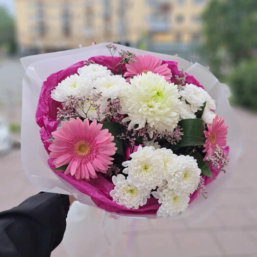 Букет гербер и хризантем