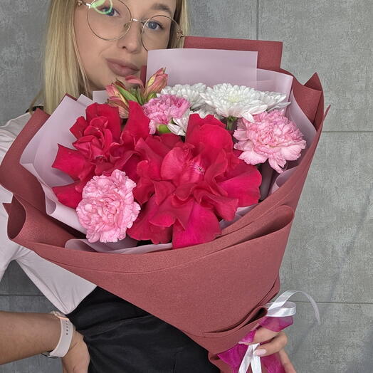 Яркий букет с французскими розами 🌺