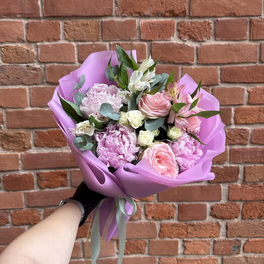 Романтичный букет «Летний романс» с пионом, розой, альстромерией 💖
