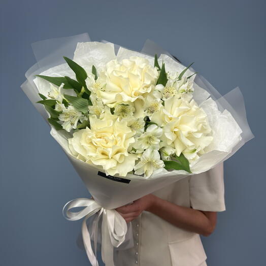 Ramo con rosas francesas y alstroemeria "Chic"