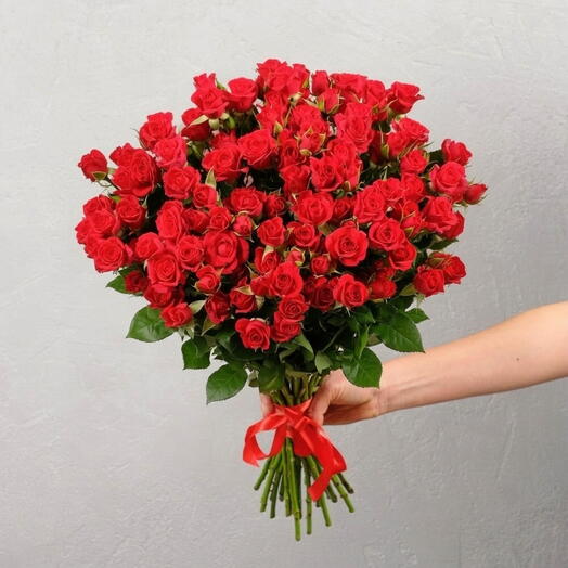 Букет из 25 красных кустовых роз