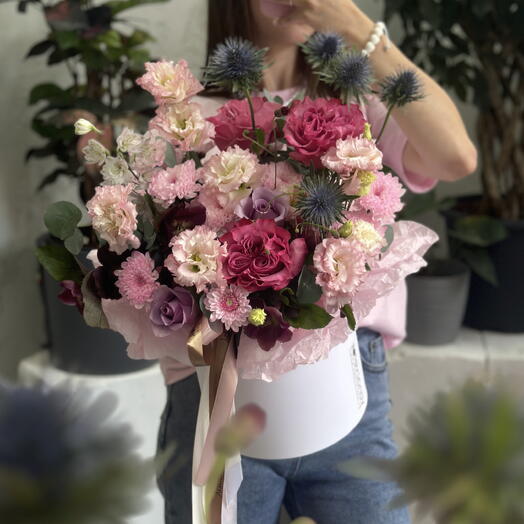 Цветочная композиция в шляпной коробке 🌸