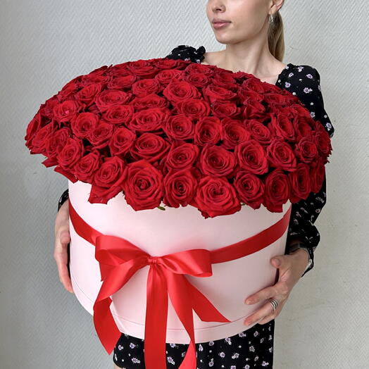 101 красная Роза в шляпной коробке 🌹