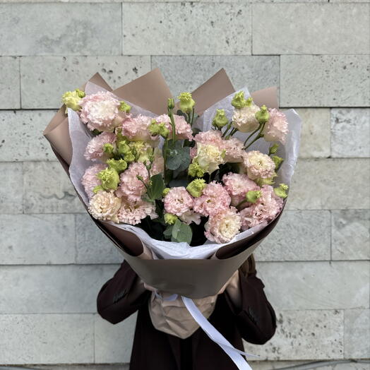 Авторский букет «Махровые эустомы: облако нежности»🌸