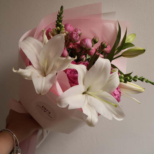 Lily with Roses