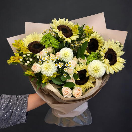 Премиальный букет с подсолнухами «Sunflower»