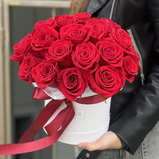 Коробка Фридом из 25 красных роз