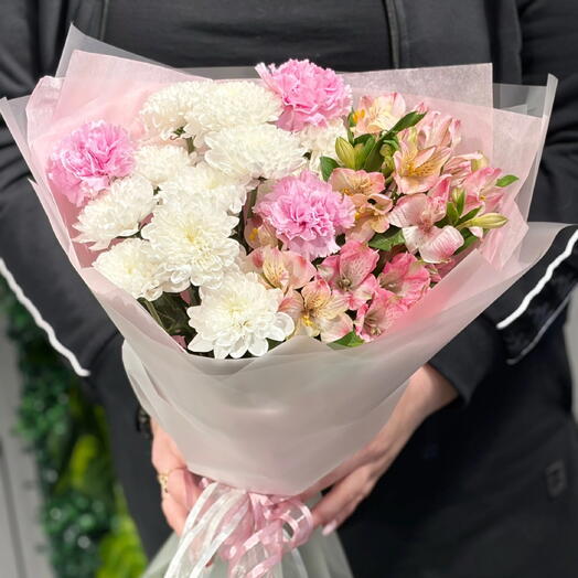 Стойкий букет нежных оттенков 🌸