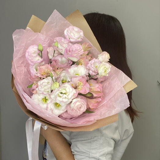 Букет с эустомой и альстромерией 💕