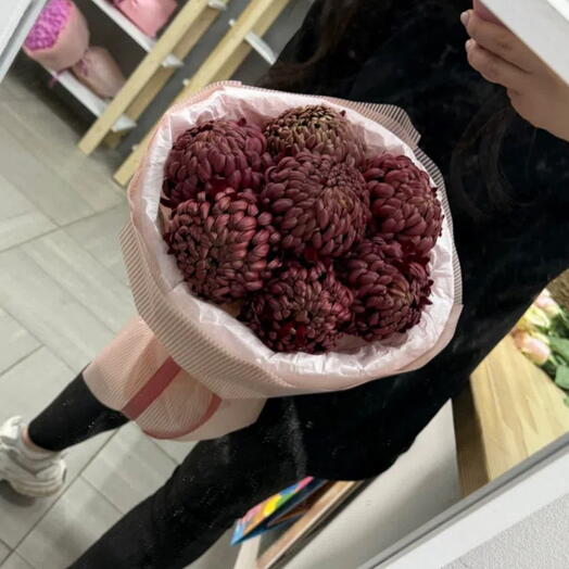Букет с хризантемой бигуди бургунди🫦