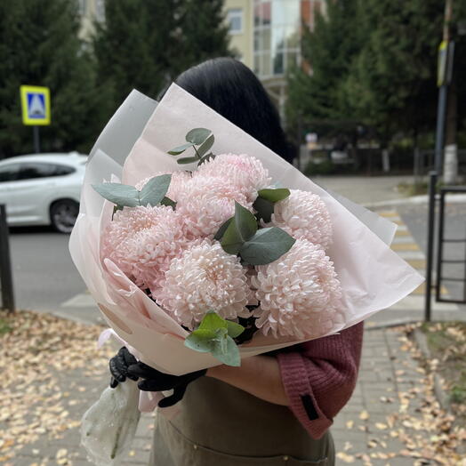 Моно букет из розовой одноголовой хризантемы